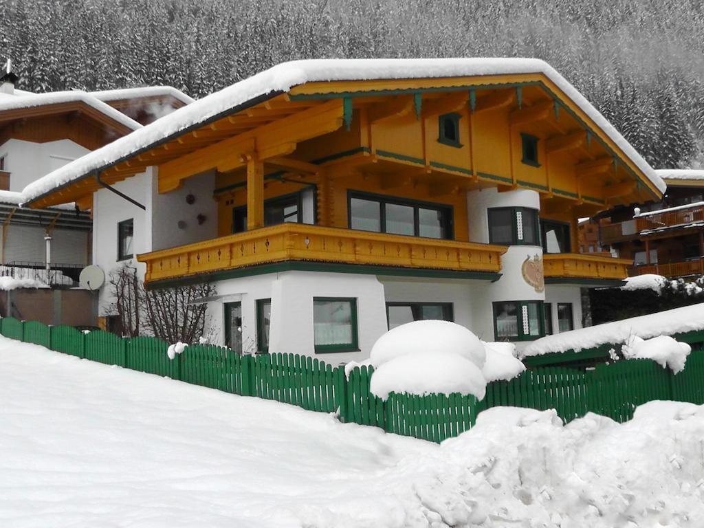 Appartementhaus Zillertal By Piaunddirk Finkenberg Exterior photo